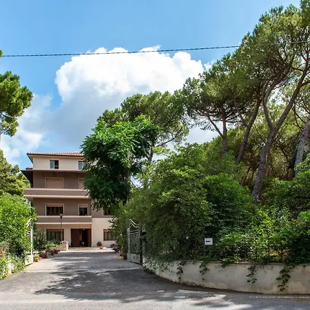 Dei Pini Hotel 3*